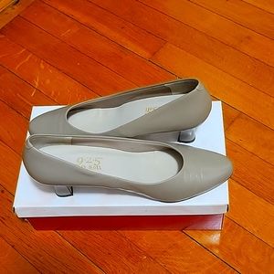 925 taupe pumps